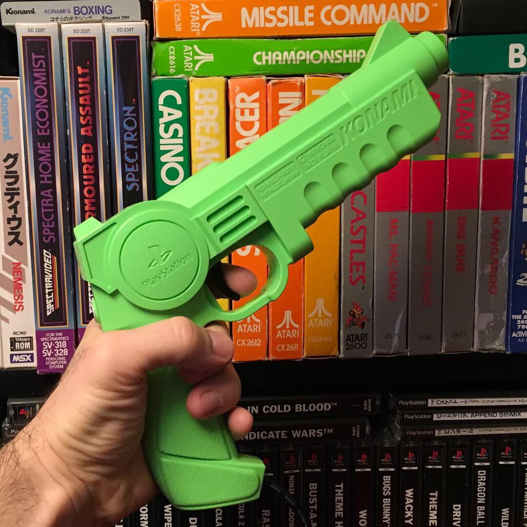 UnboxingHands's tweet photo. Hyper Blaster - Konami - Light Gun for use with PlayStation
💪😀👍
#retrogaming #retrogames #retrogamer #arcade #gamer #gaming #nintendo #atari #c64 #n64 #nes #ps2 #ps3 #megadrive #psone #snes #mastersystem #xbox #collectibles #gameroom #lightgun #gun #hyperblaster #lightgungames https://t.co/rUoOmhRUvG