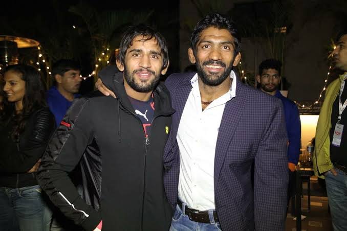 DuttYogi's tweet photo. बेटा @BajrangPunia आपको वर्ल्ड नंबर 1 बनने पर बहुत बहुत बधाई हो। बहुत गर्व हो रहा है आप को इस ऊंचाई पर देखकर। आप इसी तरह खेलते रहो, देश का मान सम्मान बढ़ाते रहो और तिरंगा ऊंचा करते रहो, शाबाश। जय हिन्द, जय भारत। https://t.co/pZeXkg7AMj