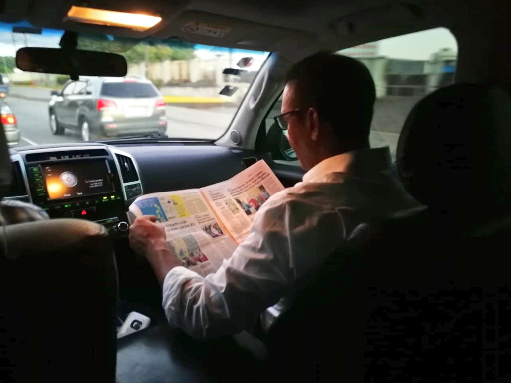 DomingoCG1's tweet photo. #EnElTerritorio rumbo a #Tamboril para estar en el inicio del 
#Caobatón2018, una parada en el vertedero de #VillaAltagracia para ver los avances de su cierre técnico, en la tarde apertura torneo de Baloncesto en #LaPuya del #DN y un encuentro cultural con jóvenes de la Circ 3. https://t.co/UsQvDAEGPD