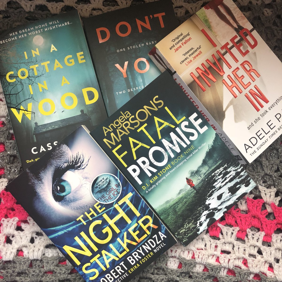 Cesca_Marie_'s tweet photo. #BookDelivery π #DontYouCry #inacottageinawood @carolinesgreen #TheNightStalker @RobertBryndza #Iinvitedherin @adeleparks #FatalPromise @WriteAngie π #KeepReading #BookHaul #Books https://t.co/JGdETHZVOy