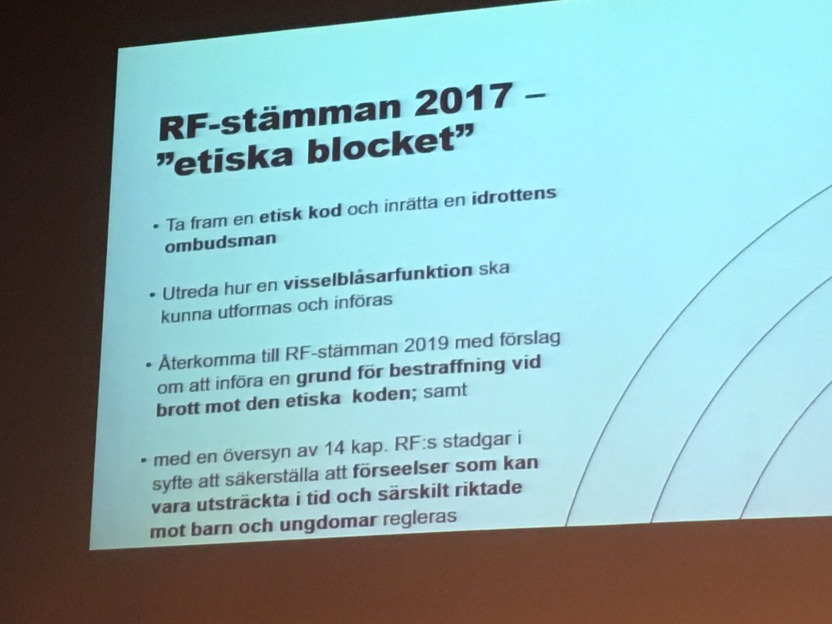 ToralfN's tweet image. Stefan Bessman ⁦redogör på #RIF18 för hur ⁦@RFidrotten⁩ tagit sig an besluten utifrån motionerna från ⁦@SvenskFriidrott⁩ till #RIM17 kring införande av etisk kod och visselblåsarfunktion. Glädjande att det nu blir verklighet. #goodgovernance