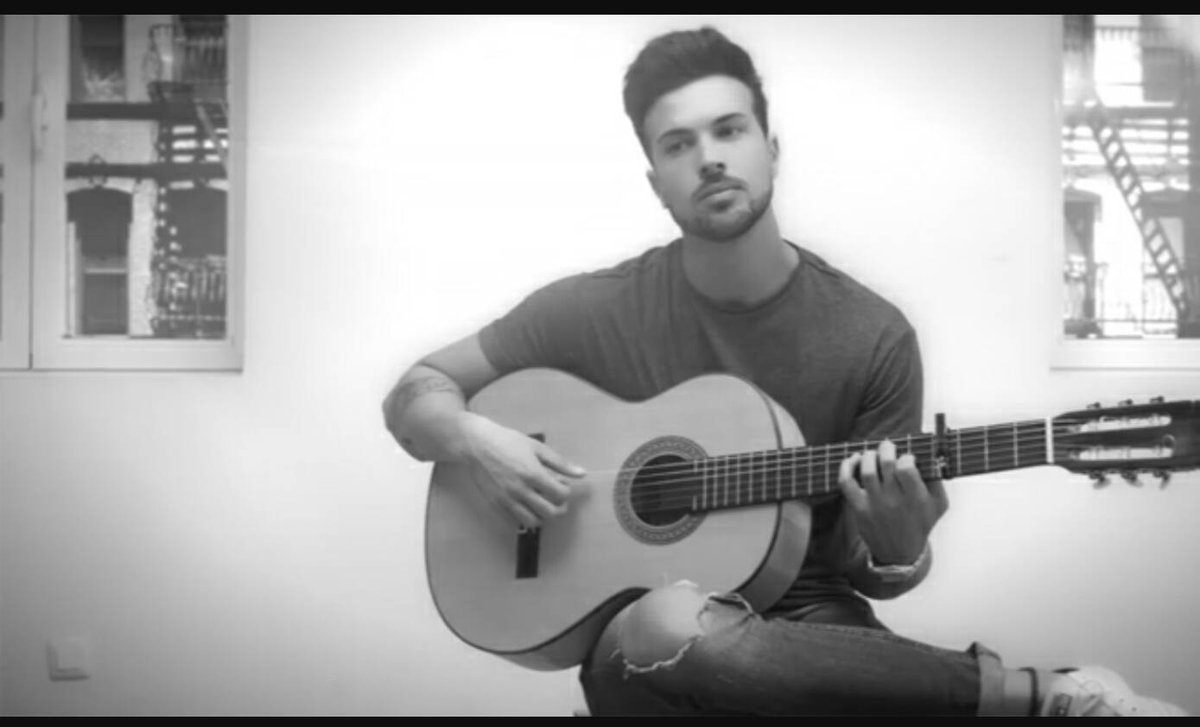 AinhoaCoronel's tweet photo. Mi canción favorita para que llegue al 🔝 del #top50 y sea #N1CanalFiesta45 es #el43 de @MoiLosada #convinoyqueso 🎵🎶🎵#mecalastehastaloshuesos @dominguezja @canalfiesta #felizsabado #laschicasdemoi #moiseslosada https://t.co/OGxMDX2iLB