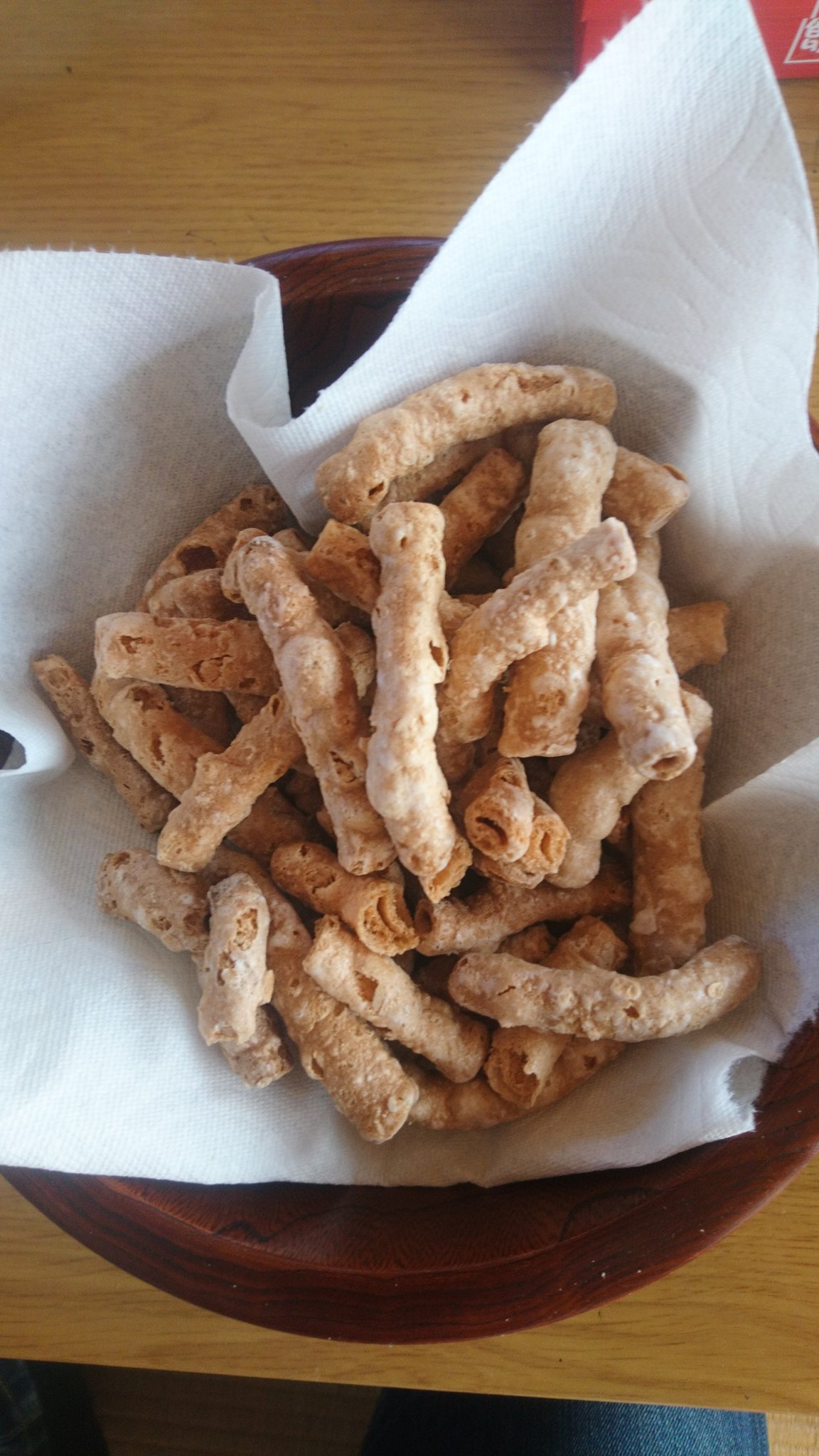 Donguri マカロニドン その名のとおり マカロニを爆発させて作った青森県大鰐町のポン菓子 サクサクしててあっという間に無くなりました 土産屋さんでポン菓子を売っていたので 青森はポン菓子文化なのかしらと思っていたら まさかマカロニまで