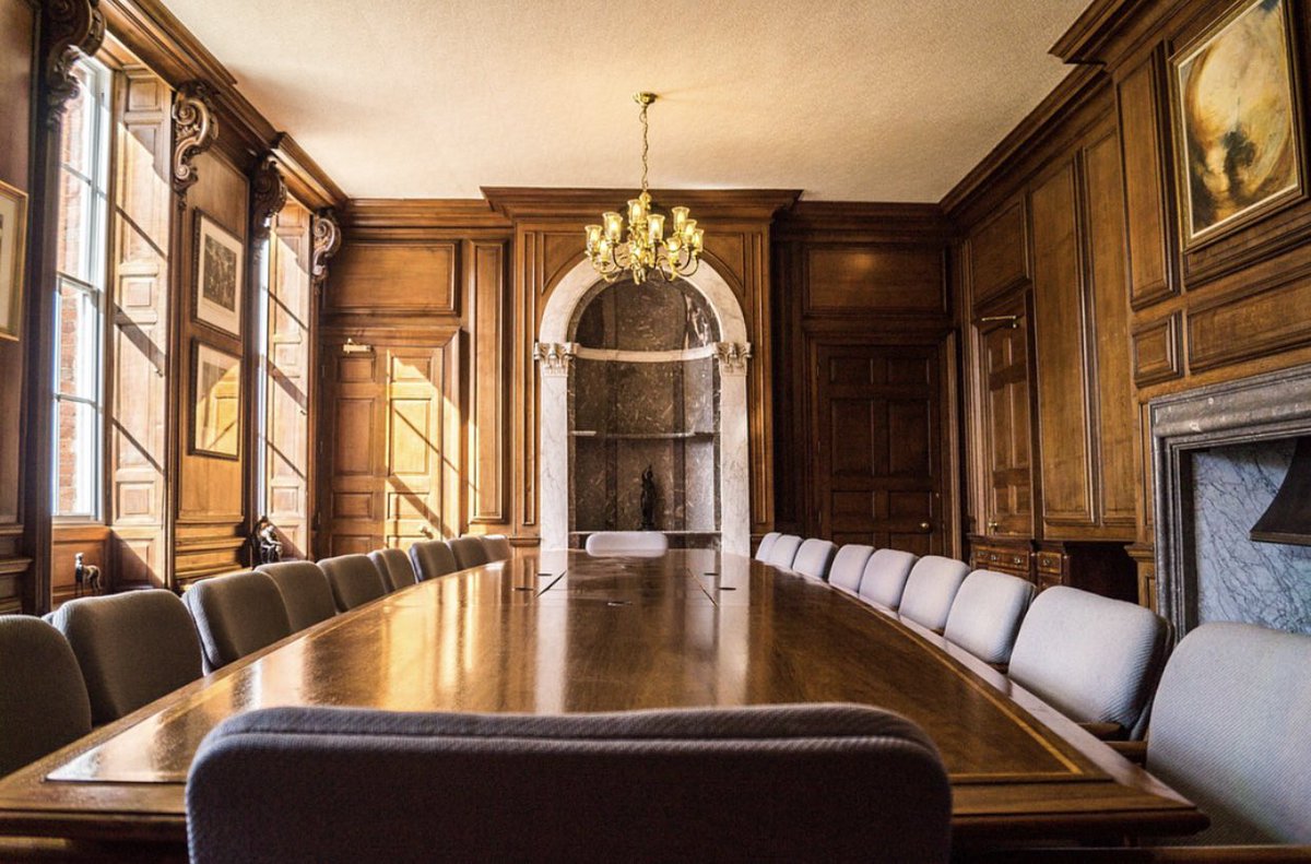 Our Vernon Suite is the perfect location for your arrival drinks to be enjoyed, before your guests move through to the lakeside area for their canapés. 
.
#hiltonhall #hiltonhallevents #weddingvenue #manorhousewedding #marqueewedding #weddingreception #weddinginspiration