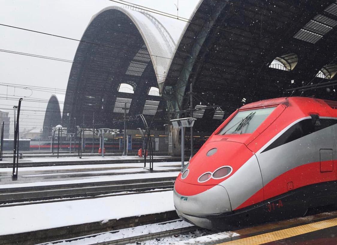 Sabrinannarelli's tweet photo. #railwayheart 😍 ecco il mio scatto. Ferrovia, cuore, arte. Bellissimo progetto di @fsnews @lefrecce non era mai stato fatto qualcosa del genere ❤😍😍 https://t.co/vBUd38P5c5