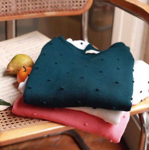 SEZANE_PARIS's tweet photo. Un samedi d’automne avec nos nouvelles mailles 🍂
Ce week-end profitez immédiatement d'un bon de 10€ sur chacune de vos nouvelles mailles, blouses & chemises, en utilisant le code MAGIE lors de la validation de votre commande !
#sezane #faisonstourner #lefondavantlaforme https://t.co/NhQhldyrtj