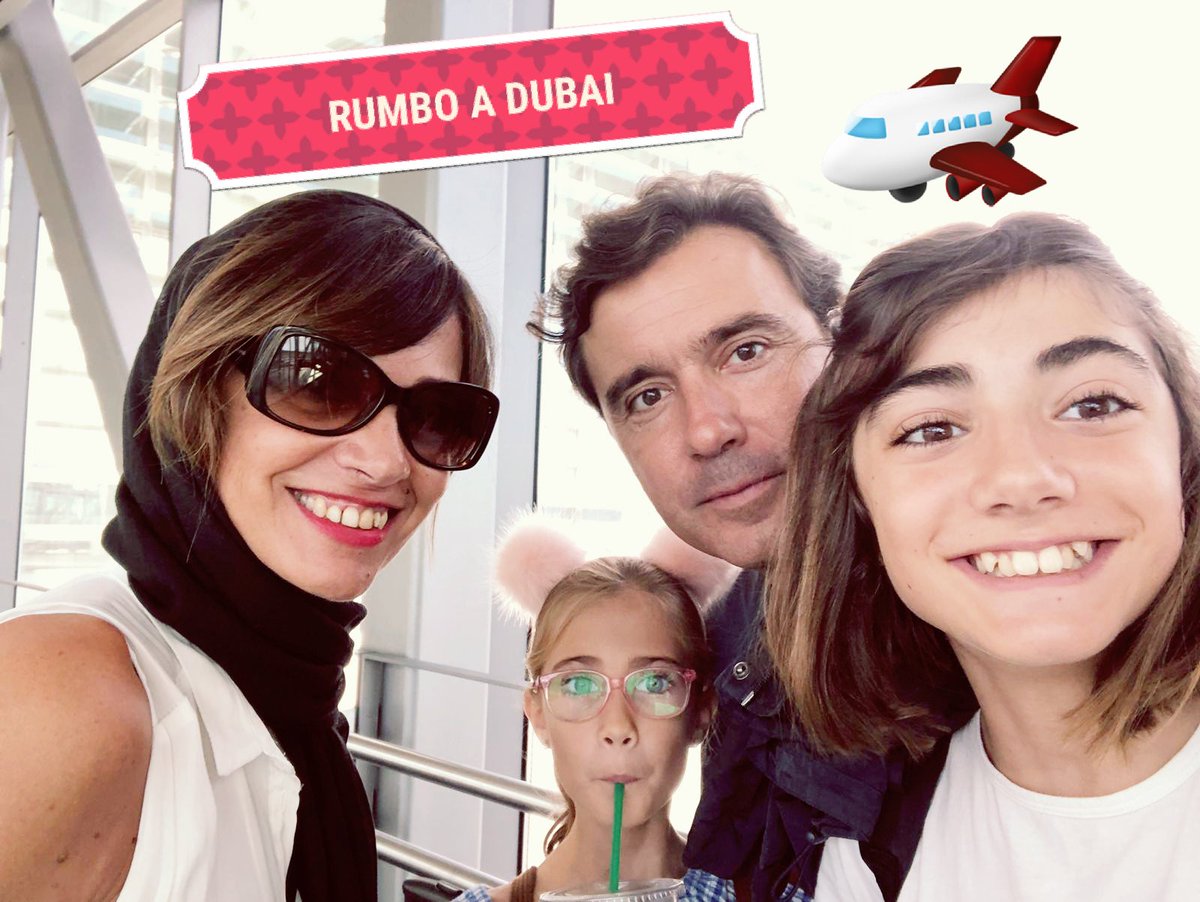He vuelto enamorada de #Dubai y #Abudhabi  ¿Os imagináis subir al edificio más alto del mundo, ver el Acuarium más grande del mundo, cenar en un Restaurante  en medio del desierto, ir a una playa paradisíaca, ver Legoland,  y conocer a su gente! #ViajaconElia