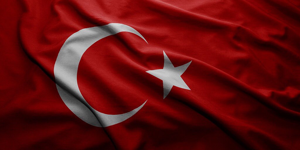 Fenerbahce's tweet photo. Hakkari’nin Şemdinli ilçesindeki üs bölgesinde patlama sonucu şehit olan askerlerimize Allah’tan rahmet, yaralı askerlerimize acil şifalar diliyoruz. Milletimizin başı sağolsun. https://t.co/jHFadpqo58