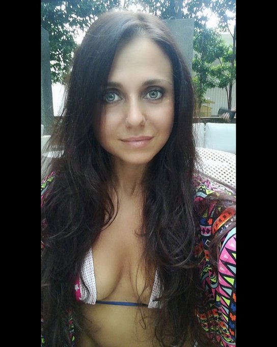 #sabatopomeriggio #piscina #saturdayafternoon #pool #break #relaxtime 😘👙👒⛱️ #kualalumpur #kl #malaysia<a href="/tag/sabatopomeriggio"class="tags">#sabatopomeriggio</a><a href="/tag/piscina"class="tags">#piscina</a><a href="/tag/saturdayafternoon"class="tags">#saturdayafternoon</a><a href="/tag/veganbeauty"class="tags"><span>#veganbeauty</span></a><a href="/tag/pool"class="tags"><span>#pool</span></a><a href="/tag/break"class="tags"><span>#break</span></a><a href="/tag/happygirl"class="tags"><span>#happygirl</span></a><a href="/tag/greeneyes"class="tags"><span>#greeneyes</span></a>