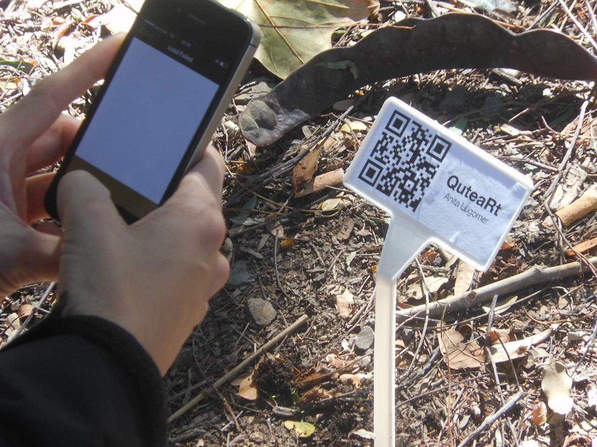 NRW_FORUM's tweet photo. Heute um 15 Uhr führt @fkuhlmann durch die Near-Field Communication Digital Art Biennale. Treffpunkt: vor dem @NRW_FORUM, präsentiert von @perisphereBlog und Digital3mpire in Kooperation mit https://t.co/4ygM53lUOS und "die digitale"-Festival. https://t.co/fyRpXRUDs4