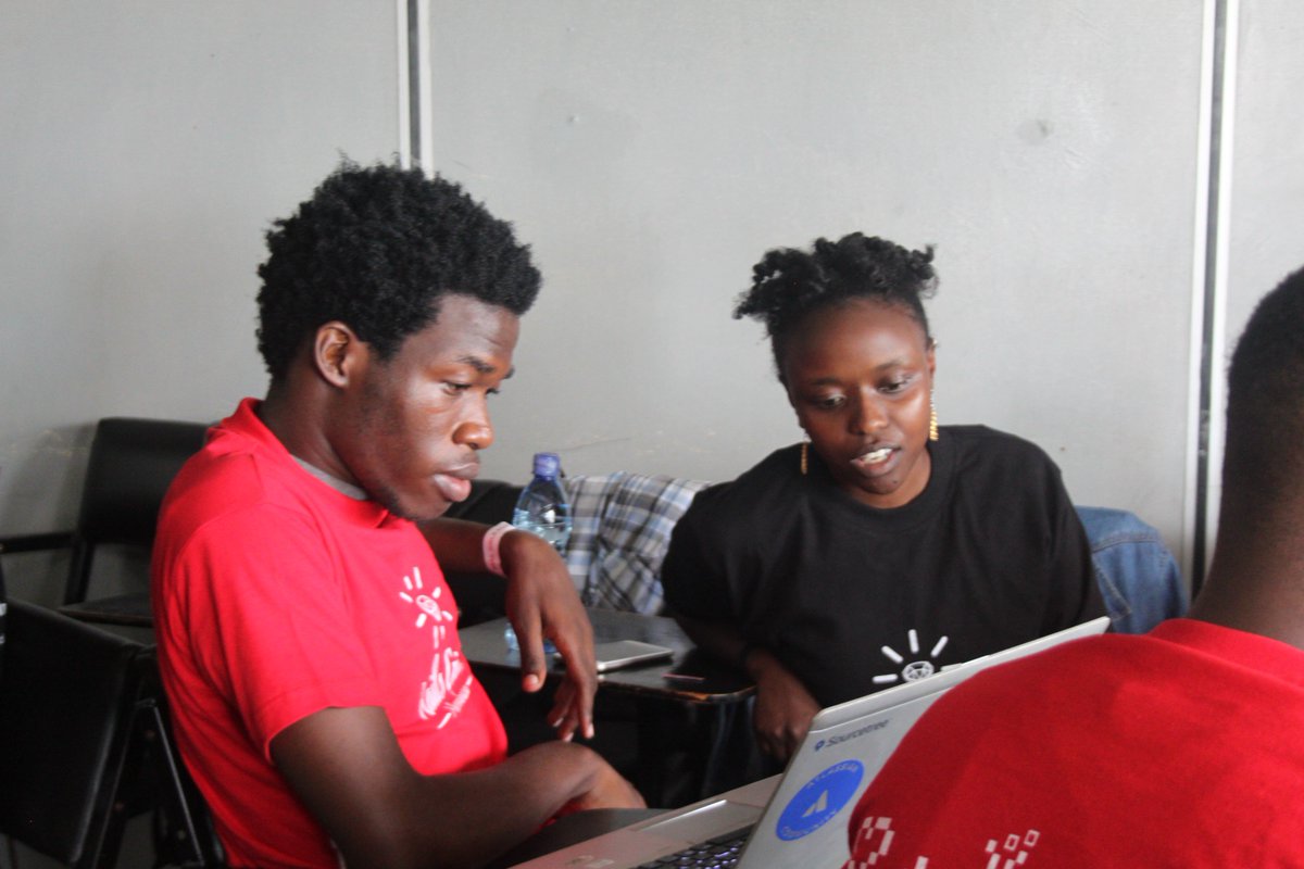railsgirls_msa's tweet image. From @RailsGirlsnbo, @CessWairimu254 taking her team through building an idea app.
#CodingGems #RailsgirlsMsa