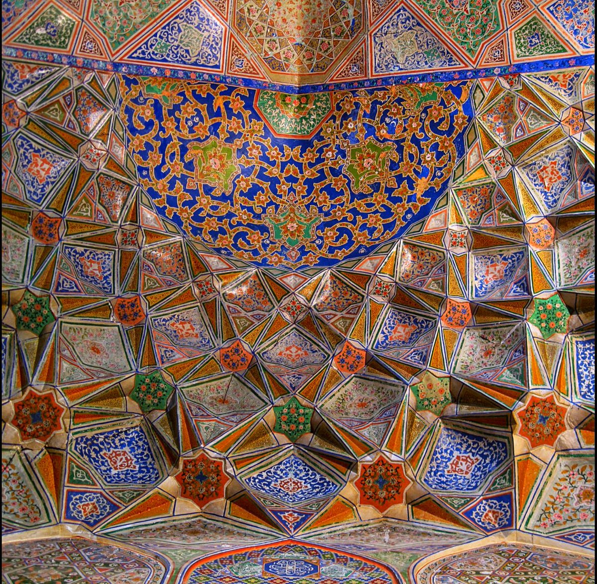 sumerpiper's tweet photo. The Bala Haouz Mosque (The mosque of the Bala lake), was built in 1712
in Bukhara, Uzbekistan.

#silkroad #photography #architecture #design #history #culture #Mosque #mosaic #Islamic #art #colours https://t.co/oxVJaBMJia
