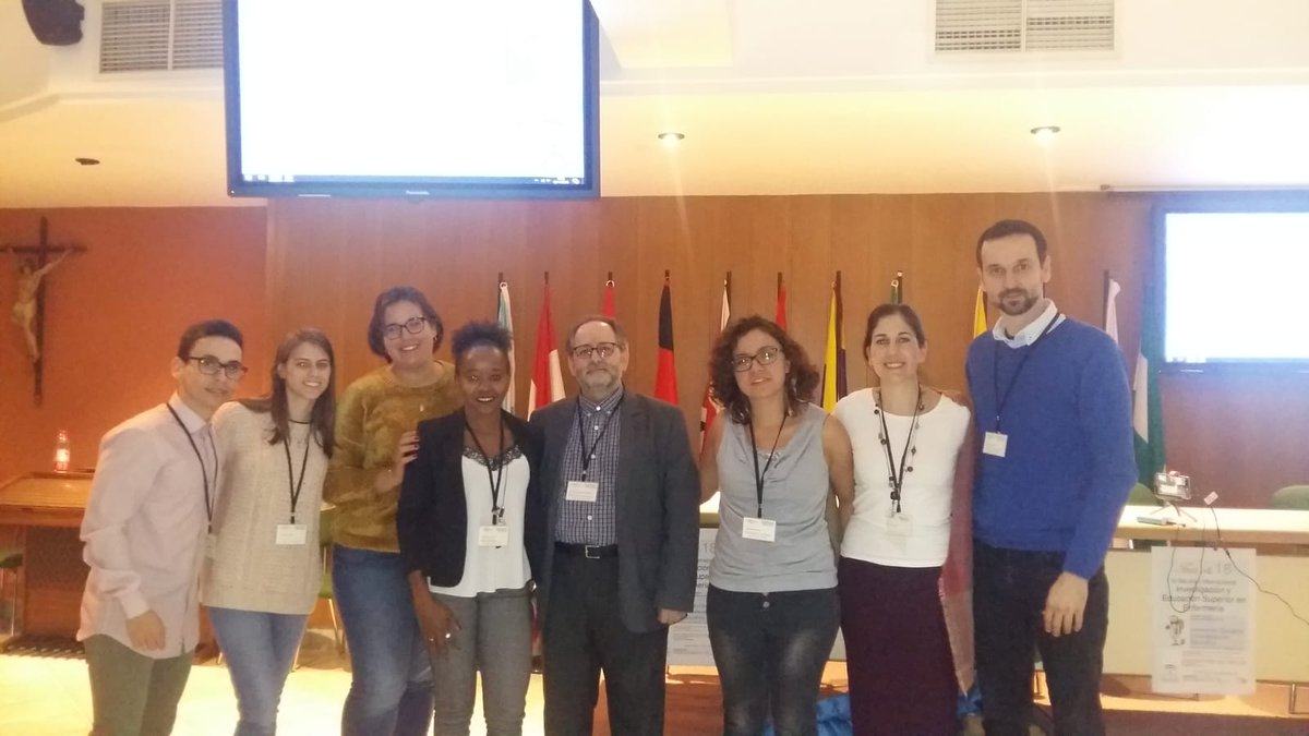 AlmudenaArroyoR's tweet photo. Profesorado y alumnado del @CESJDBormujos en el #indexforoi+e. Granada 2018 https://t.co/DgDGPjUZNr