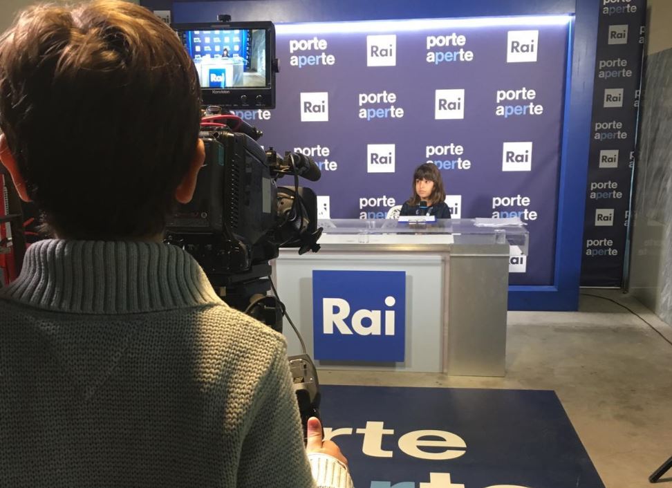 Raiofficialnews's tweet photo. #RaiPorteAperte torna a Roma: in occasione del #REfKids, ogni sabato e domenica di novembre, a partire da oggi, bambini e ragazzi potranno provare a “fare radio e televisione” affiancati dai professionisti #Rai.
Tutte le info➡https://t.co/3n4BhjQulW
@Romaeuropa https://t.co/zf0ZV9exYW