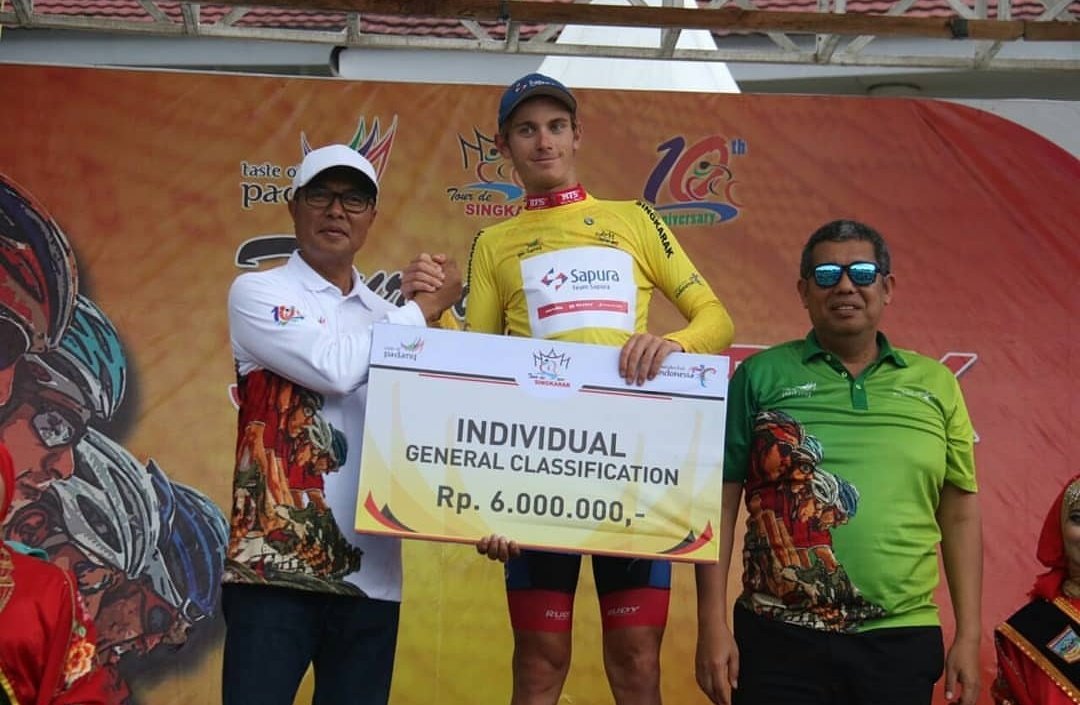 🇮🇩 <a href="/tdesingkarak/">Tour de Singkarak</a> stage 7

1 🇦🇺<a href="/j_dutto/">Jay Dutton</a>
2 🇺🇦Oleksandr Polivoda
3 🇹🇭Thanakhan Chaiyasombat
4 🇳🇱Adne Van Engelen
5 🇰🇷Euro Kim
6 🇦🇺@JesseEwart
7 🇮🇩Jamal Hibatulah
8 🇮🇩Abdul Soleh
9 🇨🇴<a href="/edwinparra111/">Edwin Parra</a>
10 🇩🇪Nikodemus Holler

<a href="/ProCyclingStats/">🟥🟥⬛️ ProCyclingStats.com</a> @MaxCyclingClub #tourdesingkarak2018