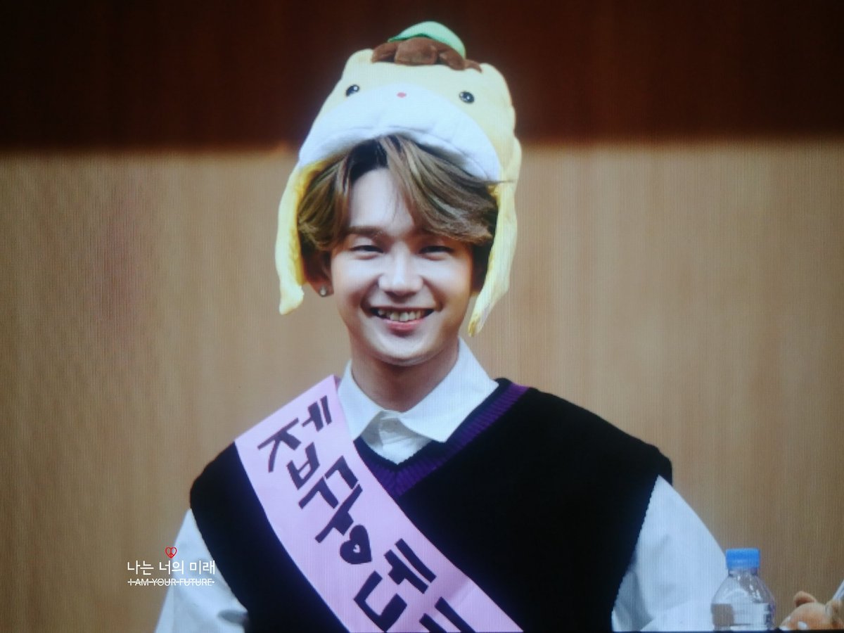 im_your_future's tweet photo. 181110 JBJ95 뮤직아트 팬싸인회

군마쨩과 됴디쨩😘

#JBJ95 #켄타 #상균 #KENTA #SANGGYUN https://t.co/BZ3ruwZvT0
