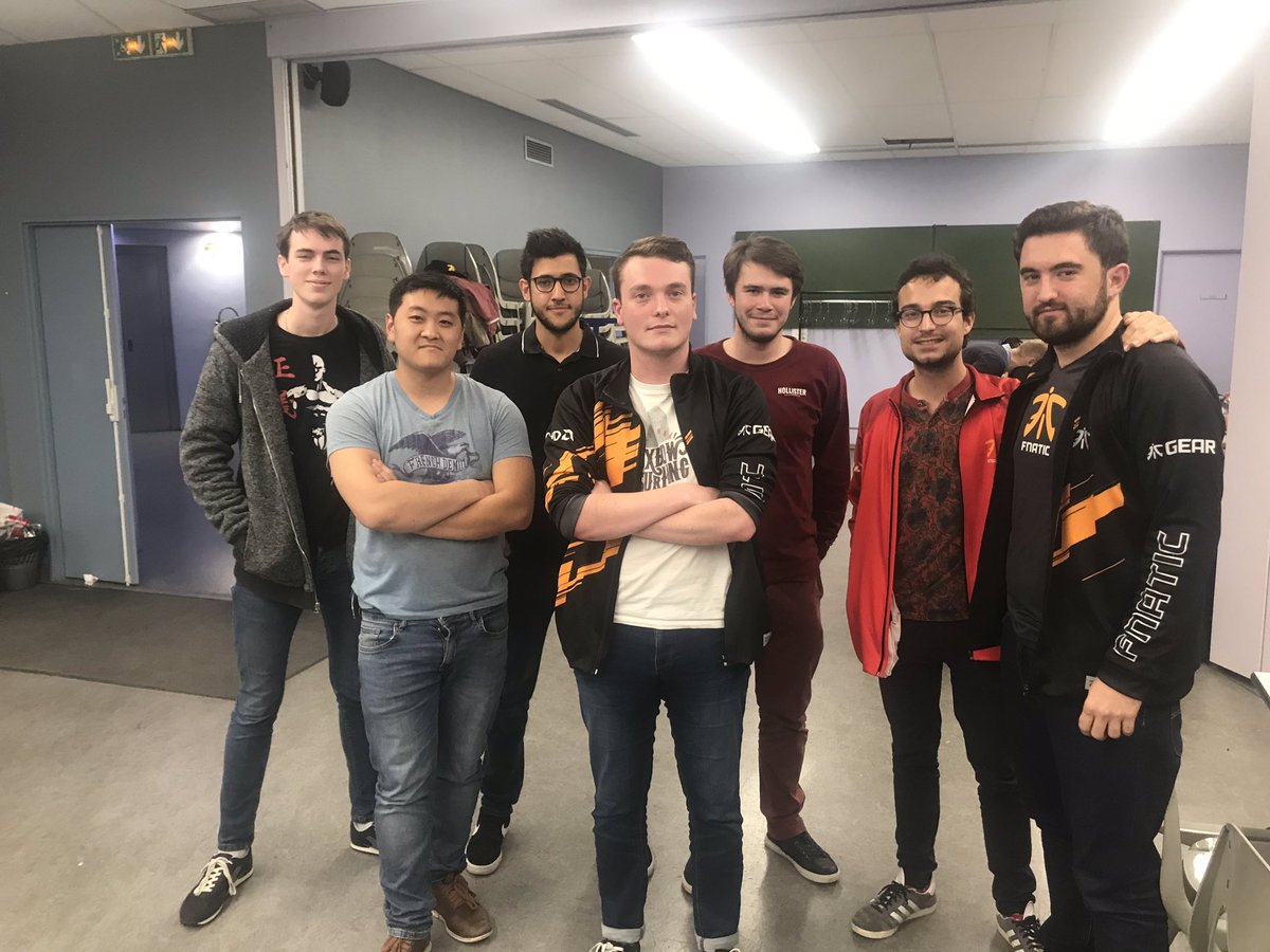 EstacaWolves's tweet photo. Les ESTACA WOLVES étaient présents ce jeudi à l’ESIE’LAN pour un show match remporté contre l’équipe ESIEA Dragon Lords . Match retour Mercredi 14 à 20h30 (BO3 Grosse Ligue) en direct sur twitch ! @Student_GN https://t.co/TkGt0G8zT0