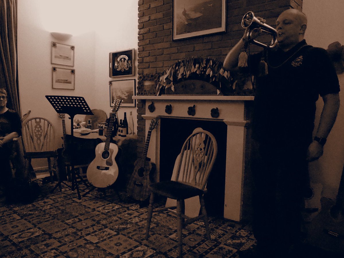 Deal Folk by the Sea tweet media