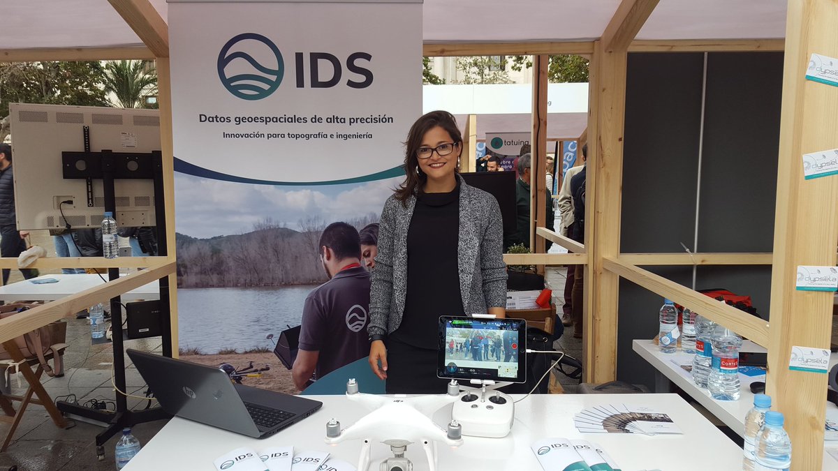 idstopografia's tweet photo. Ya puedes visitarnos en nuestro Stand de #VLCStartupMarket 😉😉 https://t.co/1vVliKc4XR