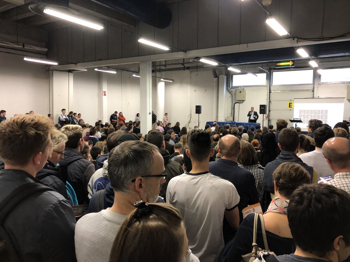 s_grandesecoles's tweet photo. Conférence pleine pour @IngenieursECE à Lyon sur le thème des écoles ingénieur post bac salon @studyrama  des grandes écoles https://t.co/Oqn5n1I4aP