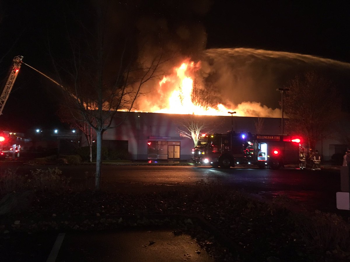 BellinghamFire's tweet photo. 2nd Alarm fire 425 Sequoia Dr https://t.co/5vDAGKDpWG