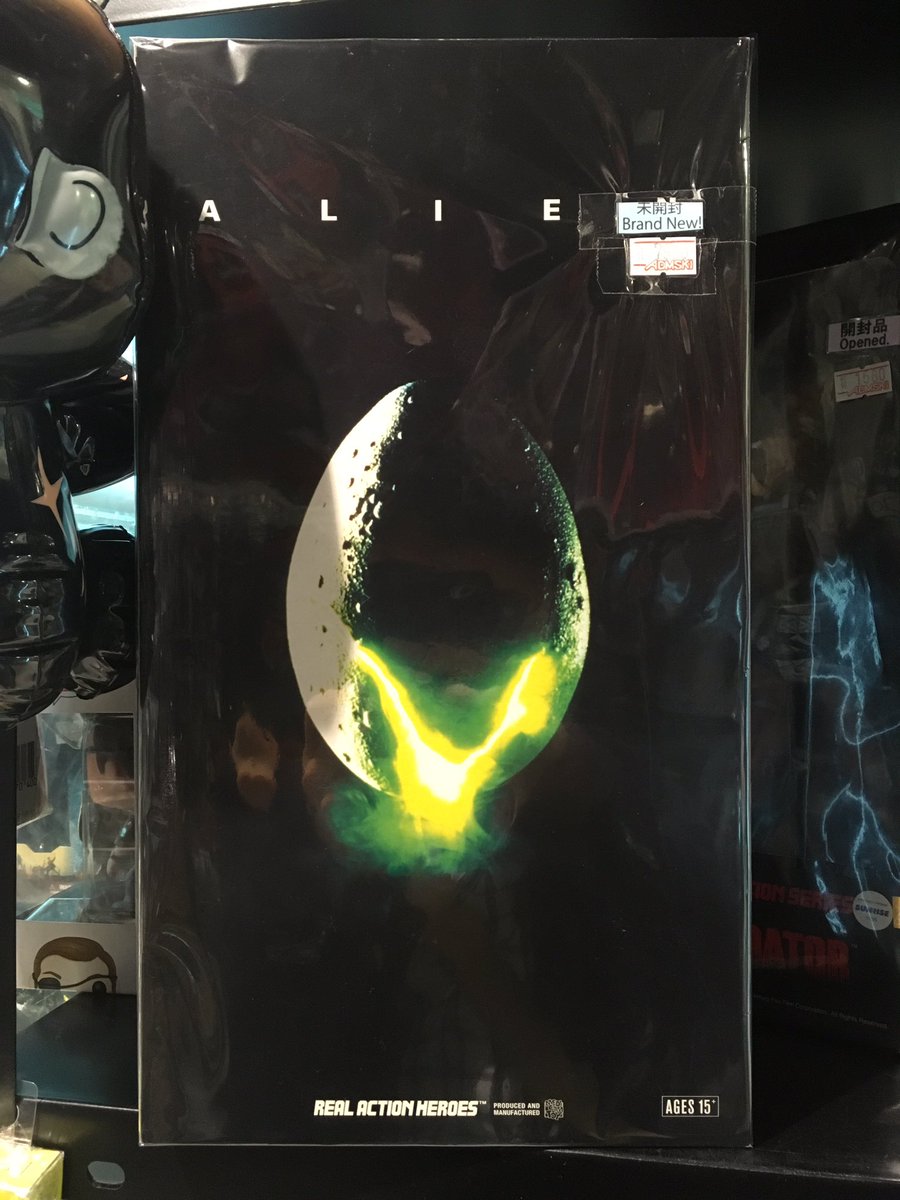 帰りに寄ったなんばシティのアダムスキーさん、RAHのビッグチャップ未