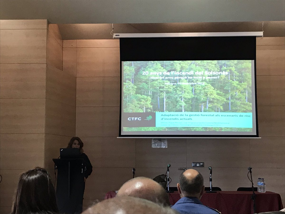CCSolsones's tweet image. 20 anys de l’incendi del Solsonès @bomberscat #20anysIFSolsones #iiff #megafire @Solsona_cat @CCSolsones @ctforestal ‘tenim molts boscos però són poc rendibles’