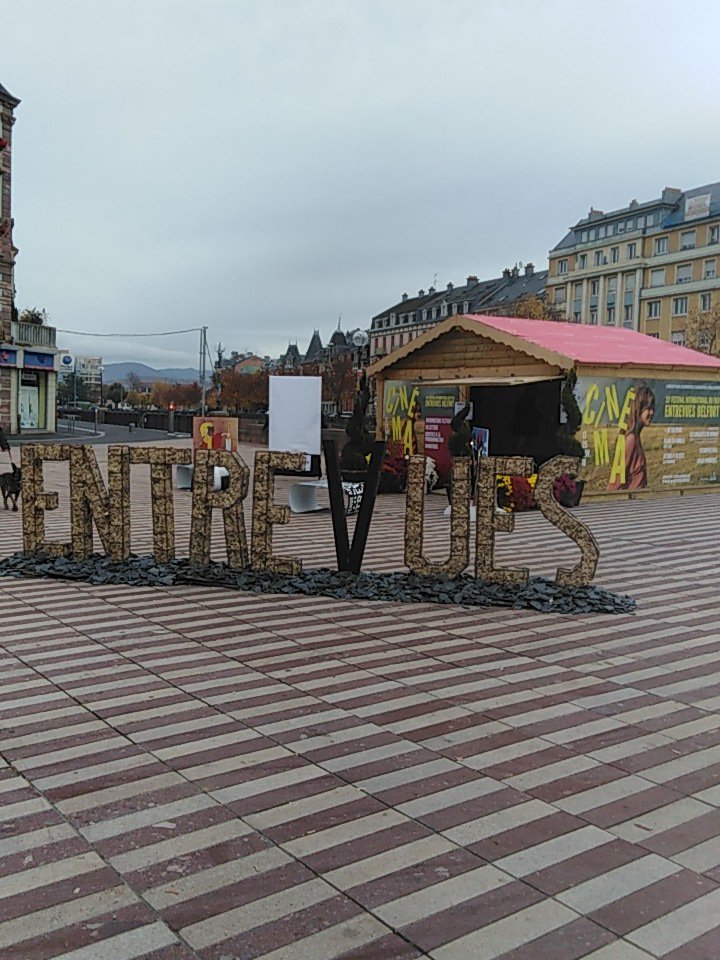 but_gaco_macast's tweet photo. PROJET TUTEURÉ

Le chalet d'informations et d'animations du @FestivalBelfort ouvre ses portes à partir de maintenant !
Nos 4 étudiants sont prêts à vous accueillir avec de nombreuses surprises et de cadeaux à gagner ! https://t.co/qi7WaKle4G