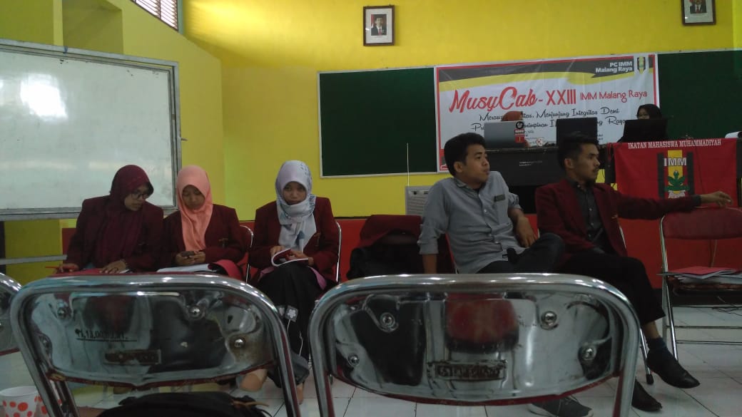 immekstra's tweet photo. Selamat dan Sukses!💪
Musyawarah Cabang ke-XXIII IMM Malang Raya dengan tema "Merawat Identitas, Menjunjung Integritas Demi Progresifitas Kepemimpinan IMM Malang Raya"
.
📍 PPSPA Bima Sakti, Songgokerto, Batu
📆 8-11 November 2018
.
#immum #immekstra #immindonesia https://t.co/m4Yts1Cjv5