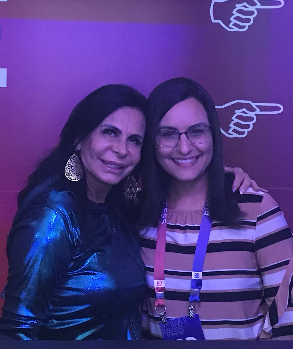 Agora sim! Eu e a rainha do meme juntinhas no #RDSummit2018! 👯‍♀️😂😂😂