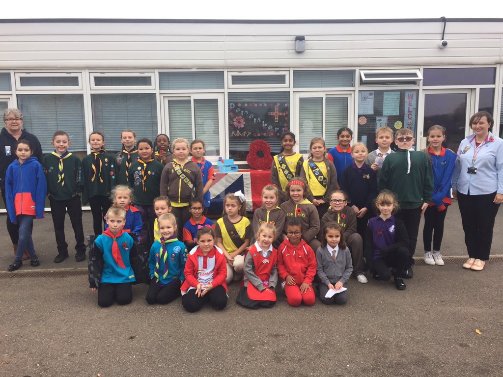 EssexACF's tweet photo. It was a pleasure #Yesterday for our #Cadets to be joined by #Local @Girlguiding #Rainbows #Brownies #Guides #Cubs and @scouts at the @MillhousePri #RemembranceService #ACF #Remebrance2018 https://t.co/Hzh28ry6cj