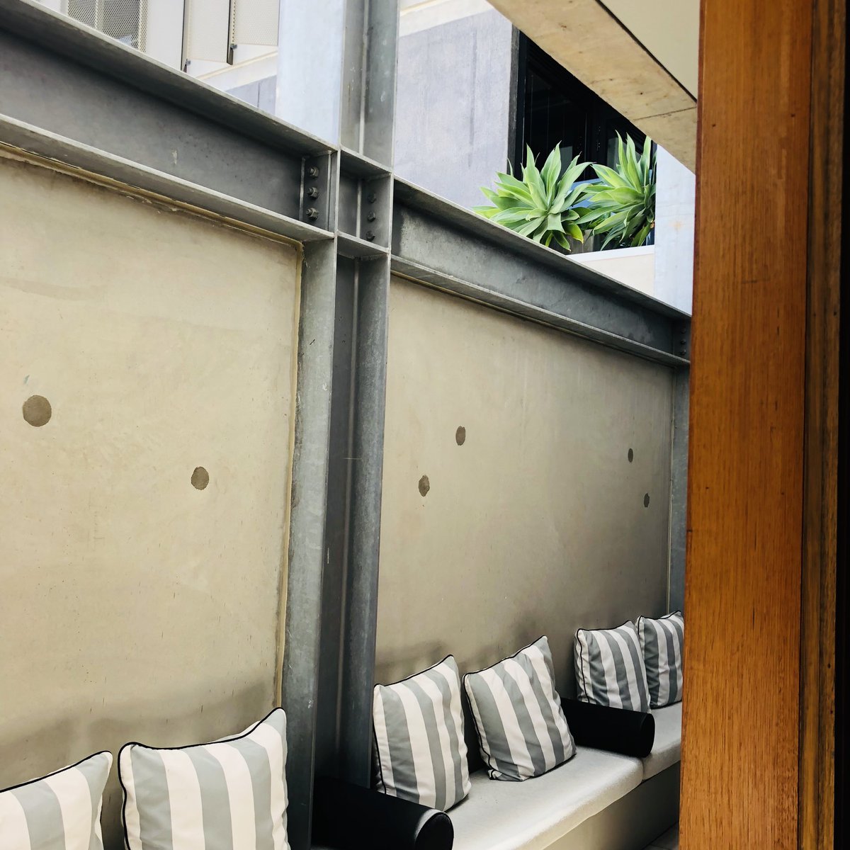 siteplandesign's tweet photo. Thank you @OpenHousePerth for throwing open the doors to some of Perth’s best contemporary and heritage buildings, giving the public a glimpse of architectural and interior design magic. #OpenHousePerth #OPH2018 #LoveYourCity https://t.co/q9UYkqcPJW