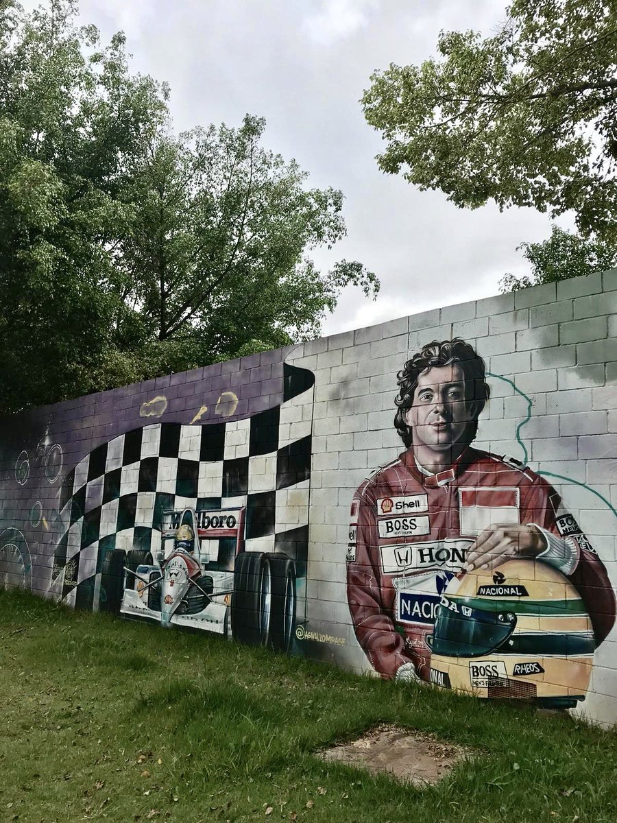 HondaRacingF1's tweet photo. ❤️🇧🇷

We miss you, old friend... 

@ayrtonsenna #Senna #F1 https://t.co/OYoUcK7EUu