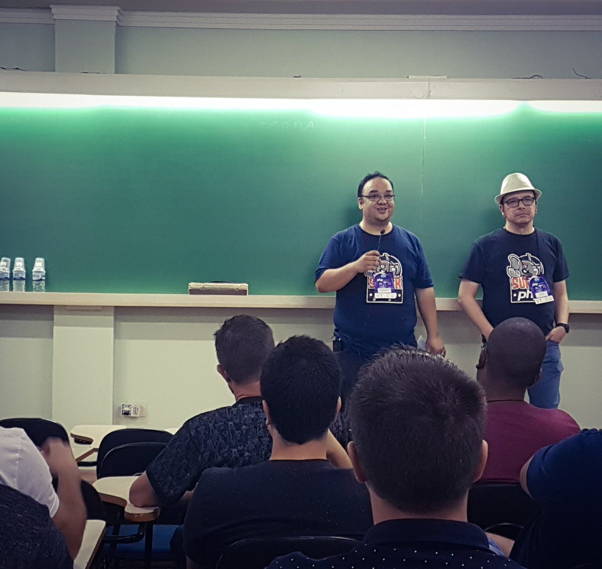 mhgontijo's tweet photo. .@professorburnes & @galvao kicking-off PHP Weekend Maringá #phpweekend https://t.co/wBT2iaYyrn