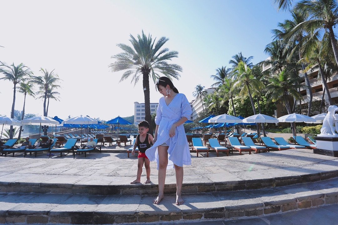Spend Your Life With People Who Make You Happy.
Thank you@iamtow(IG.)
#family #weekend #love #babyboy #mum #dusitthani #dusitthanihuahin #huahin #chaam