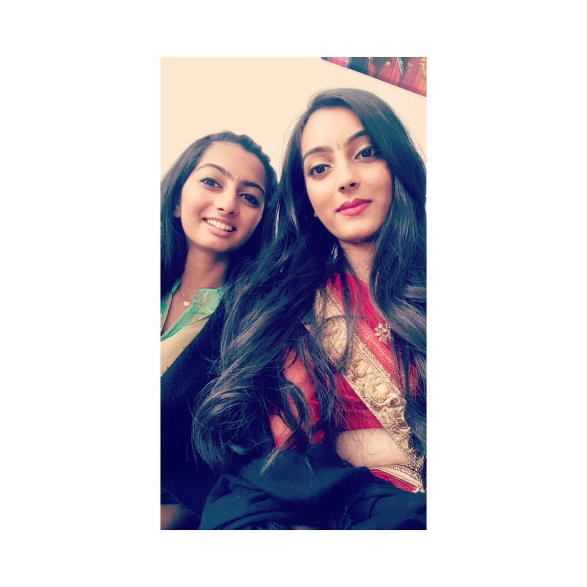 ishvari_v's tweet photo. Diwali 2k18 https://t.co/PiiTibBSpK