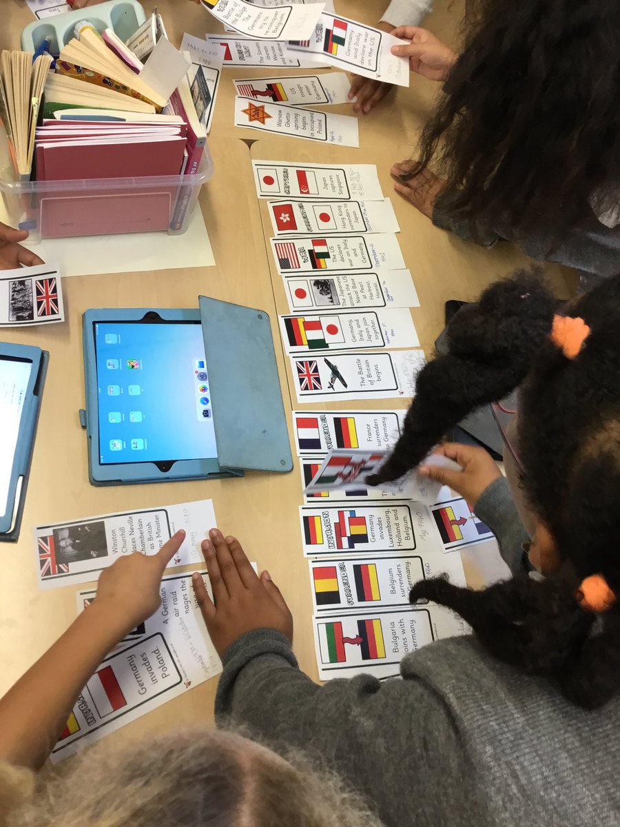 KensingPrimary's tweet image. Nothing like a bit of competition! Using team work and organisation skills to research and order key dates from WW2 in 5H on Thursday! #history #ww2 #computingiseverywhere #mathsiseverywhere #5H1819
