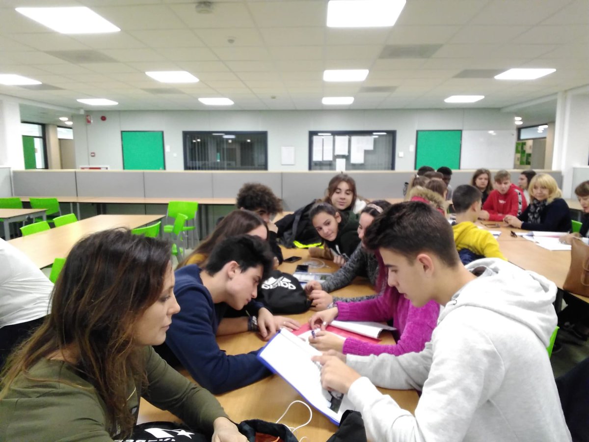 Colegio Arboleda tweet media