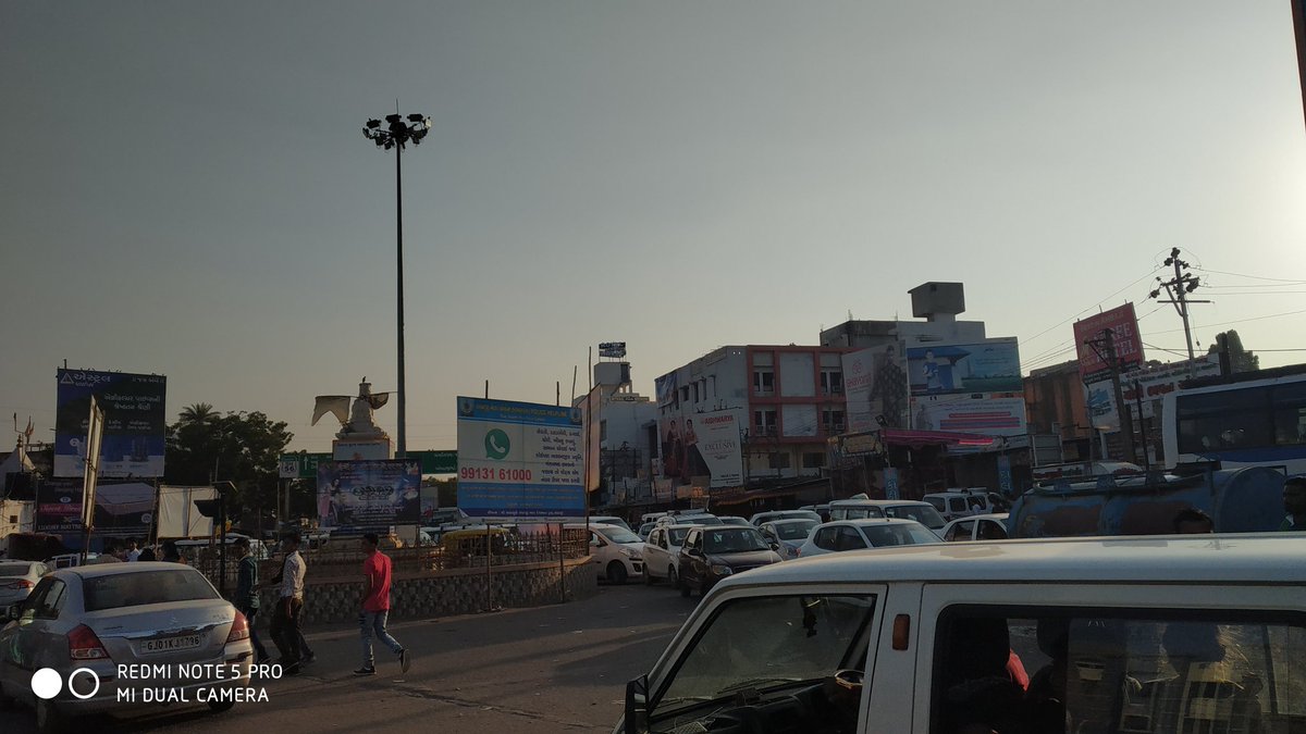 utsav_solanki_'s tweet photo. Too much traffic at AMBAJI TEMPLE https://t.co/3MF0zNkdJh
