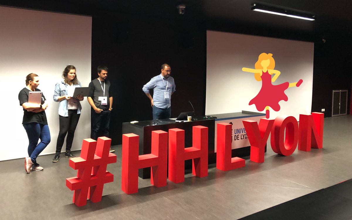lsirois007's tweet photo. Pitch practice! Les équipes rivalisent de créativité pour présenter leurs idées. Sauront-elles charmer les jurys? Stay tuned to #HHLyon https://t.co/fUceGICF3k