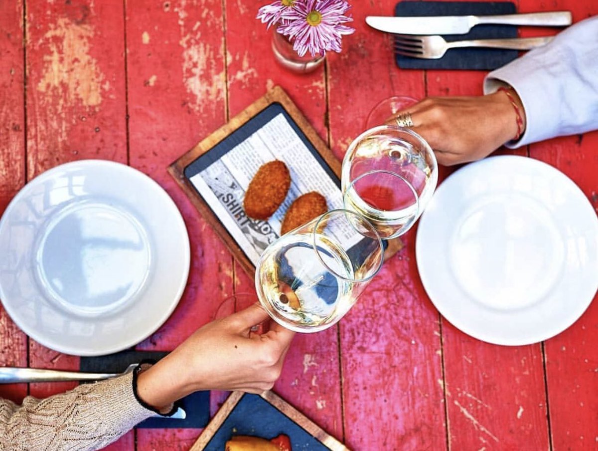 aromas36's tweet image. #FelizSabado @aromas36 suggests you Bar del Fico to enjoy a happy hour with your friends! #GFvip #propagandalive #goofy7 #atestaalta