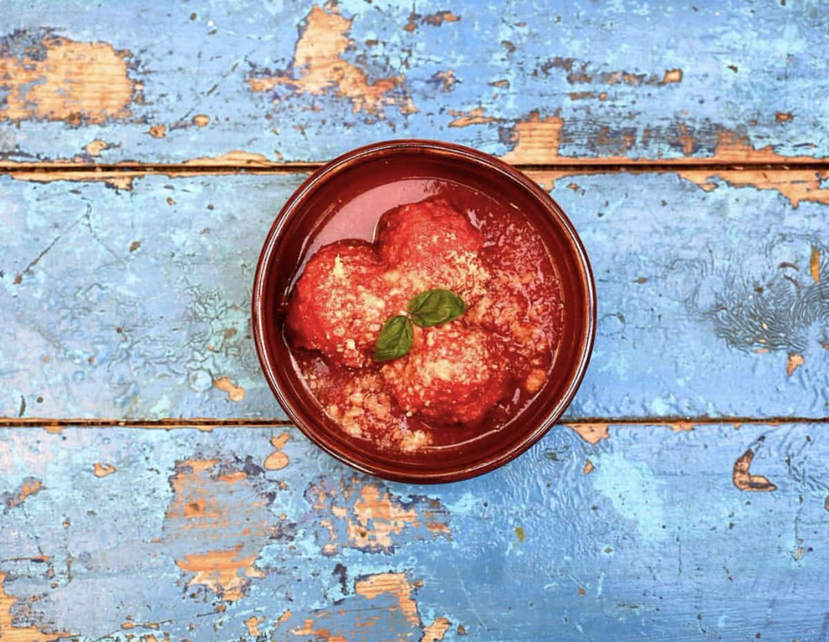 aromas36's tweet image. #FelizSabado @aromas36 suggests you Bar del Fico to enjoy a happy hour with your friends! #GFvip #propagandalive #goofy7 #atestaalta