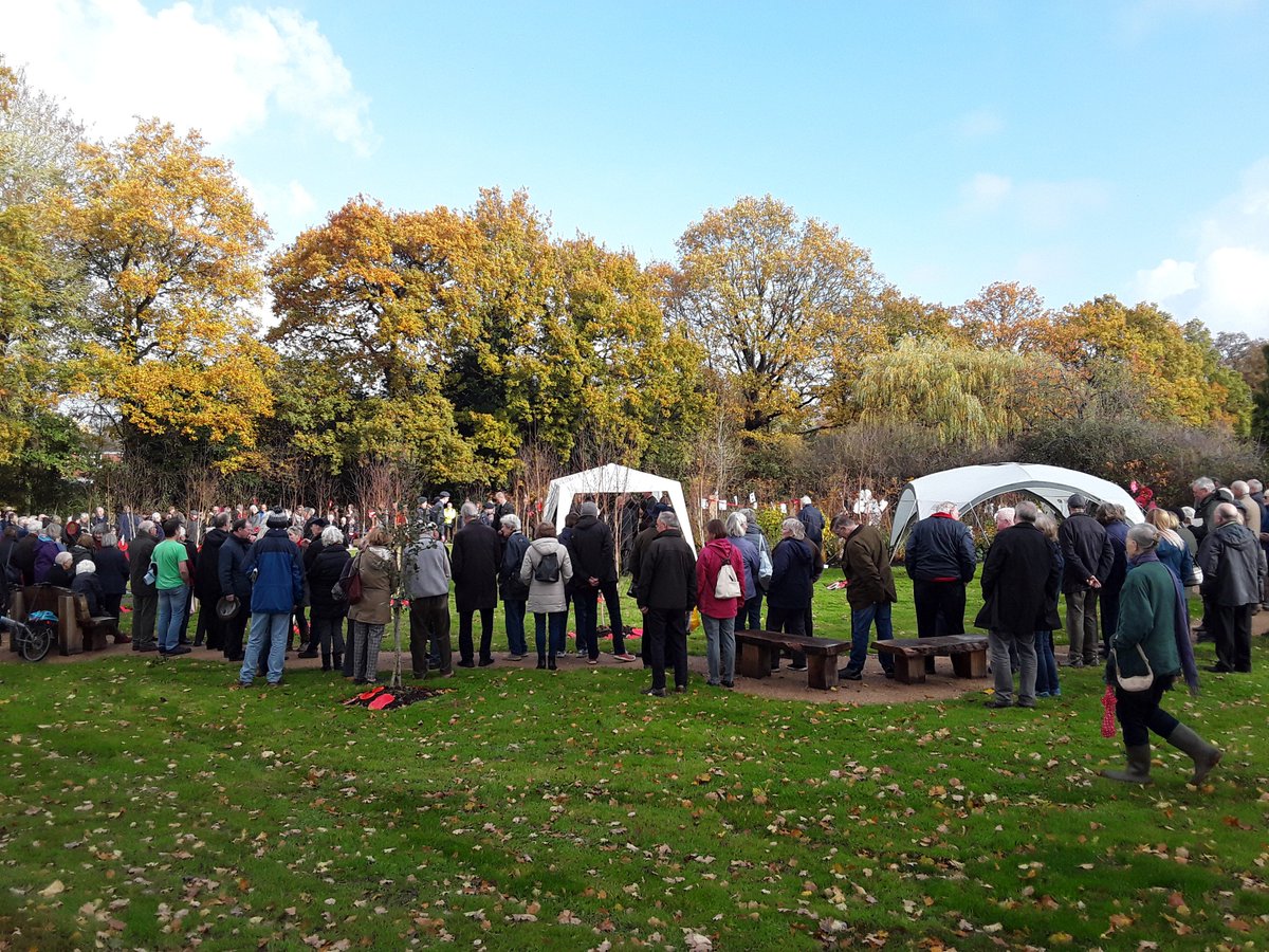 FieldsInTrust's tweet photo. Centenary Gardens at Snoxhall Fields, in Cranleigh, formally opened today as part of the Centenary Fields Programme. A new memorial and dedicated green space in memory of the fallen from WWI @CranCentGarden #ThankYou100 #CentenaryFields https://t.co/OFeAqFhZ6B https://t.co/dsmkS19omu