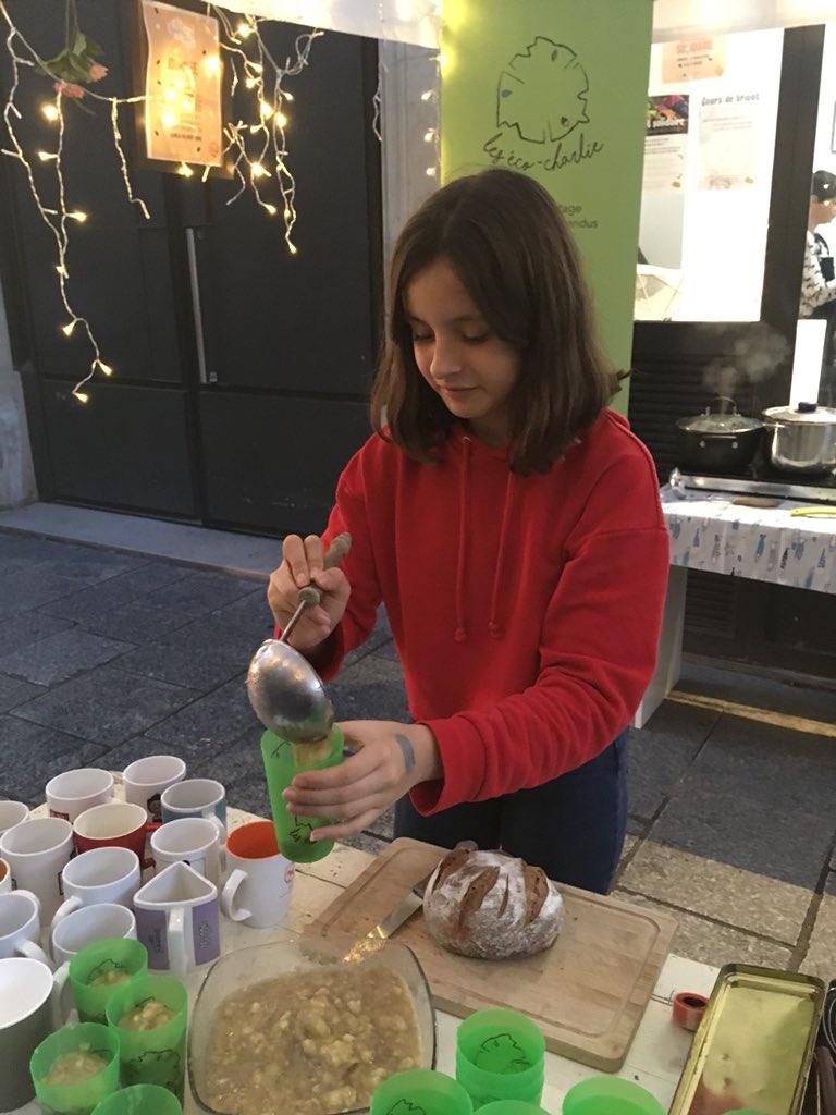 Journée de l’ESS <a href="/VeroLevieux/">Véronique Levieux</a> <a href="/JacquesBoutault/">Jacques Boutault ☮️ 🌻 🐾 🚴‍♀️ 🌳 🎸 🌎</a> <a href="/Mairiedu2/">Mairie du 2e</a>  chez Emmaüs Alternative. 13 rue Léopold Bellan