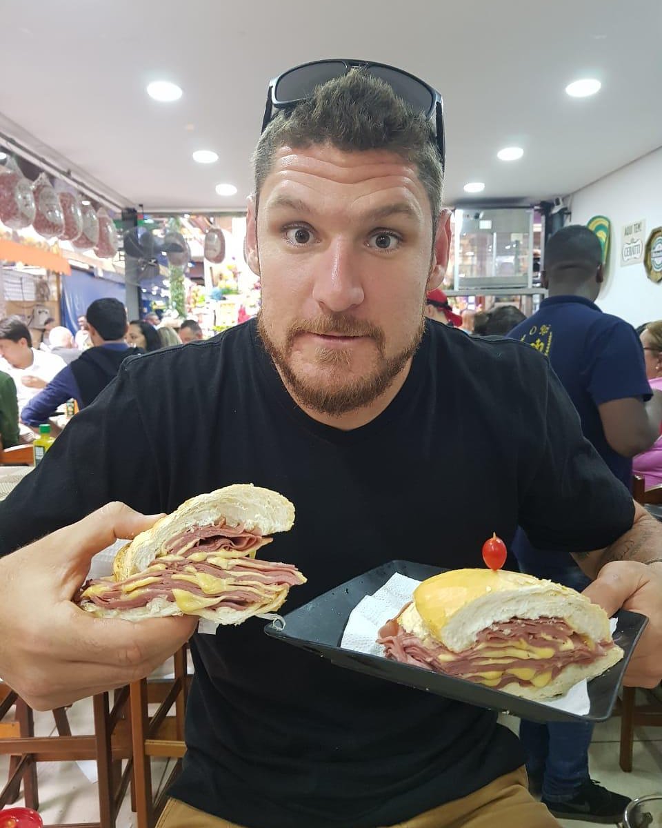 Fome? Quem encara um sanduíche desse de mortadela do Mercado Municipal de São Paulo?
#foco #concentração #trabalho #duplacapixaba #confianca @bbnosesportes @bancodobrasil @underarmourbrasil @redbull @redbullbr @oakleybr @oakley @petrobras @cbvolei @fivbvolleyball @timebrasil https://t.co/pOQUsOQh36
