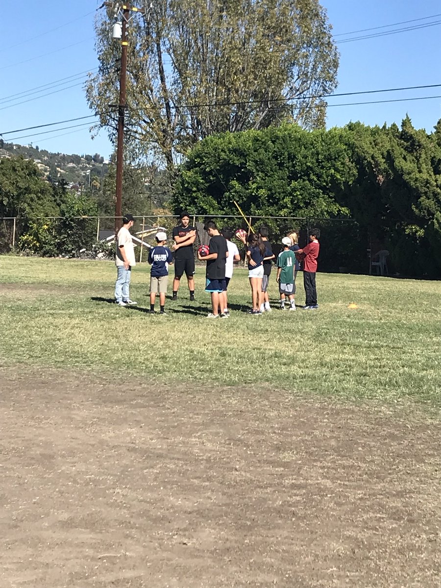 MaryBrimmage's tweet photo. @ElPortal_00 staff & Ss thank our partners @wchsheralds soccer, LADC & Frazier Martial Arts for helping start our #EPquest 2018-19 off strong! #togetherwerestronger https://t.co/KwUJVnVAaC