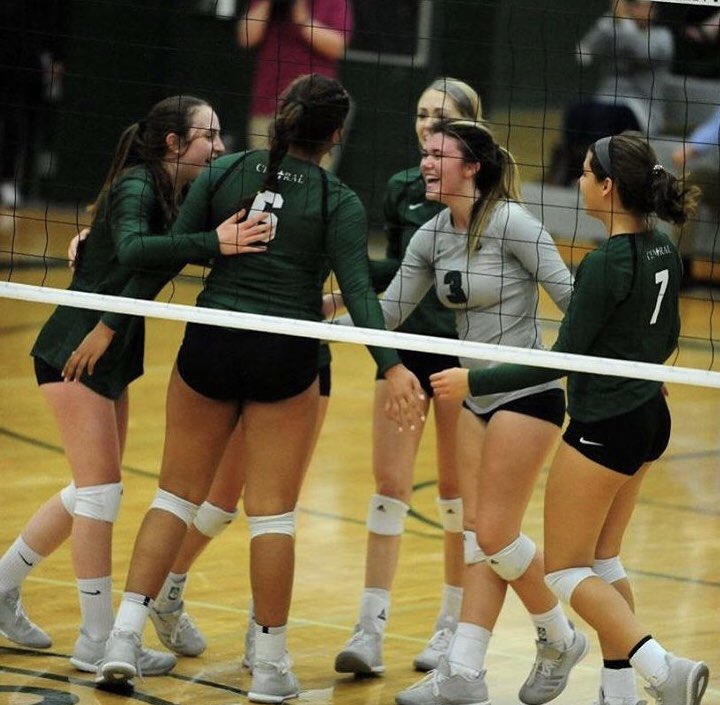 AveryHadley4's tweet photo. going out with a bang!!💚 #statechipper https://t.co/cKhRDJ6eui