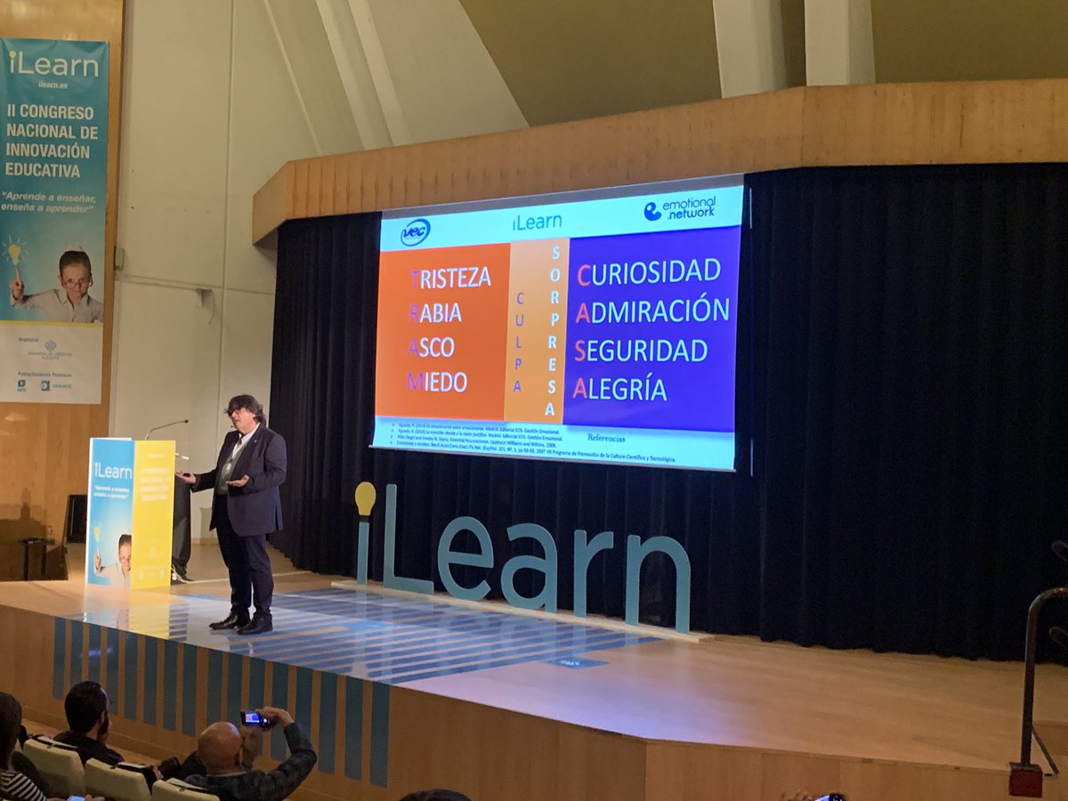 robertobgdoc's tweet photo. Brillante intervención de @RaguadoR en el II Congreso Nacional de Innovación Educativa. 

#aprendeaenseñar #lasemocionesmuevenelaprendizaje 

Los 10 motores que nos adaptan a la vida 👇👇 https://t.co/juKKaB3xwm