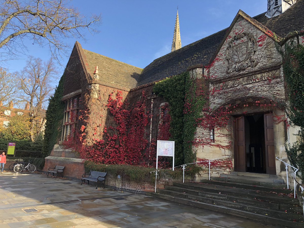 chris_davison1's tweet image. .. wonderful to see #KetteringLibrary a buzz of activity this morning with The Christmas Craft and Gift Fair👍thanks to Sue and Greg helping out with the Memory Cafe .. proud to be a Public Governor @NHFTNHS great conversations too ..👏🙌@bosworth_alison @CrishniW @AngelaHillery
