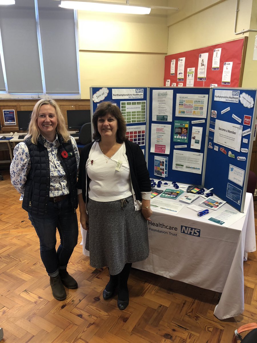 chris_davison1's tweet image. .. wonderful to see #KetteringLibrary a buzz of activity this morning with The Christmas Craft and Gift Fair👍thanks to Sue and Greg helping out with the Memory Cafe .. proud to be a Public Governor @NHFTNHS great conversations too ..👏🙌@bosworth_alison @CrishniW @AngelaHillery